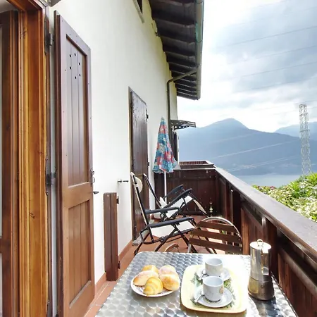 Appartamento Ortensia With View And Private Parking Stazzona
